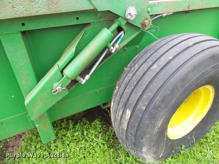 image for item DA2681 John Deere 450 manure spreader