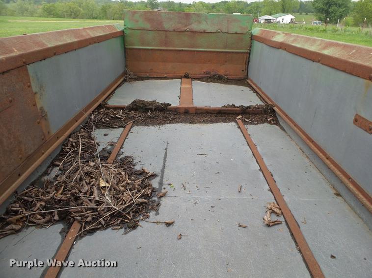 image for item DA2681 John Deere 450 manure spreader