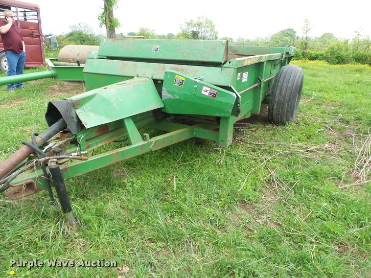 image for item DA2681 John Deere 450 manure spreader