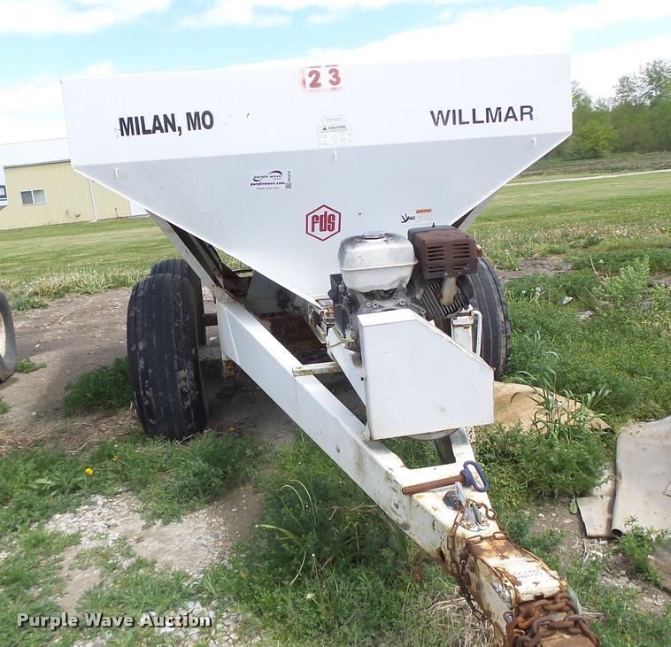 image for item DA3470 Willmar Super 600 fertilizer spreader
