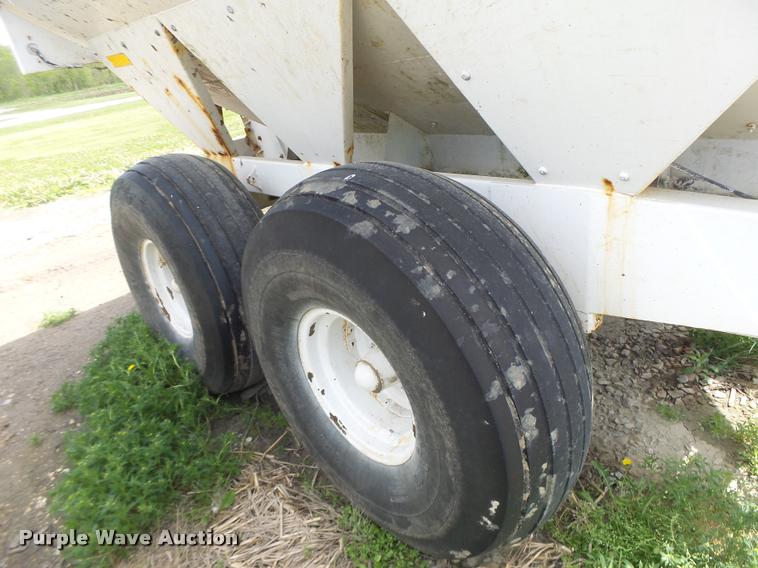 image for item DA3470 Willmar Super 600 fertilizer spreader
