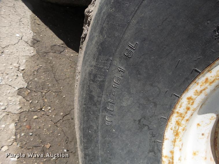 image for item DA3471 Willmar Super 600 fertilizer spreader