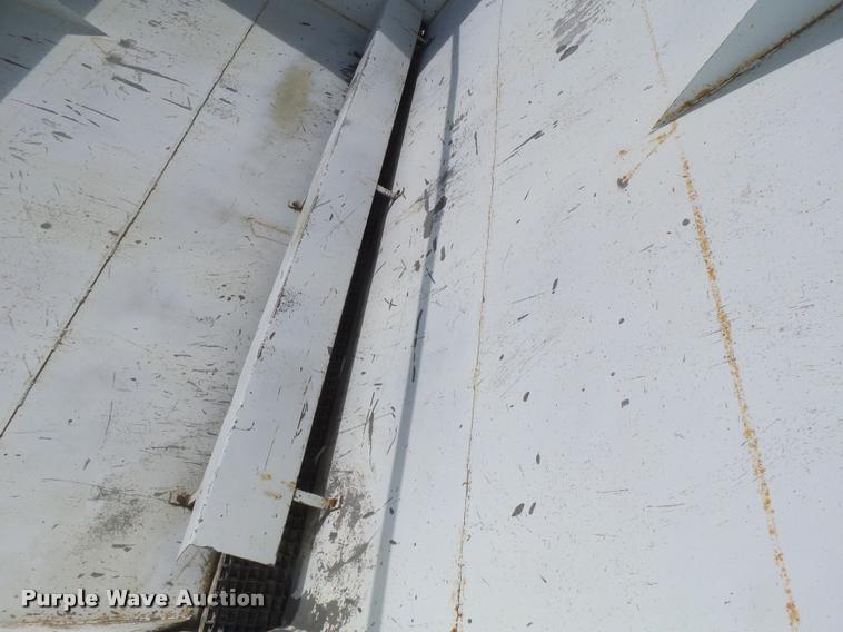 image for item DA3474 Willmar Super 600 fertilizer spreader