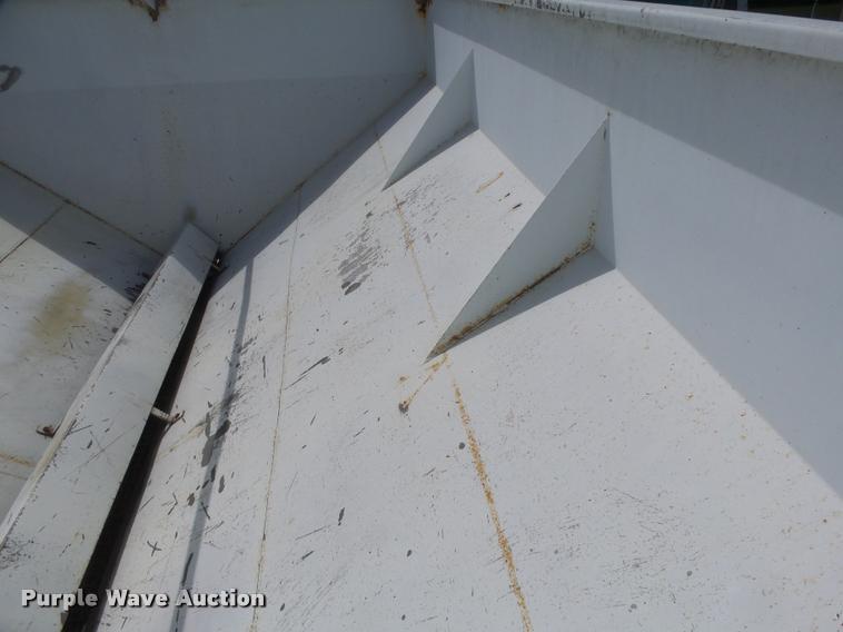 image for item DA3474 Willmar Super 600 fertilizer spreader