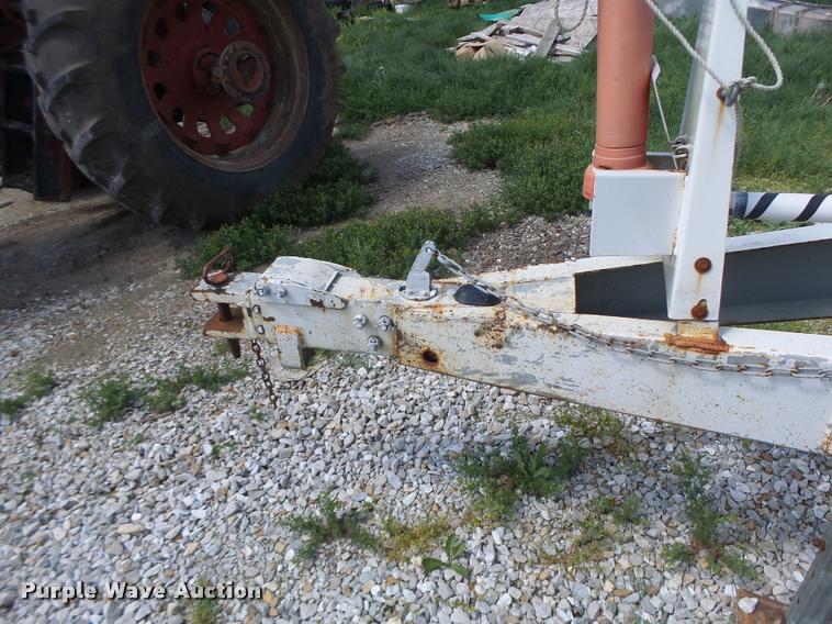 image for item DA3474 Willmar Super 600 fertilizer spreader