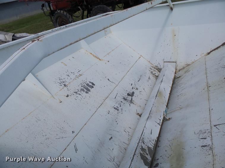 image for item DA3474 Willmar Super 600 fertilizer spreader