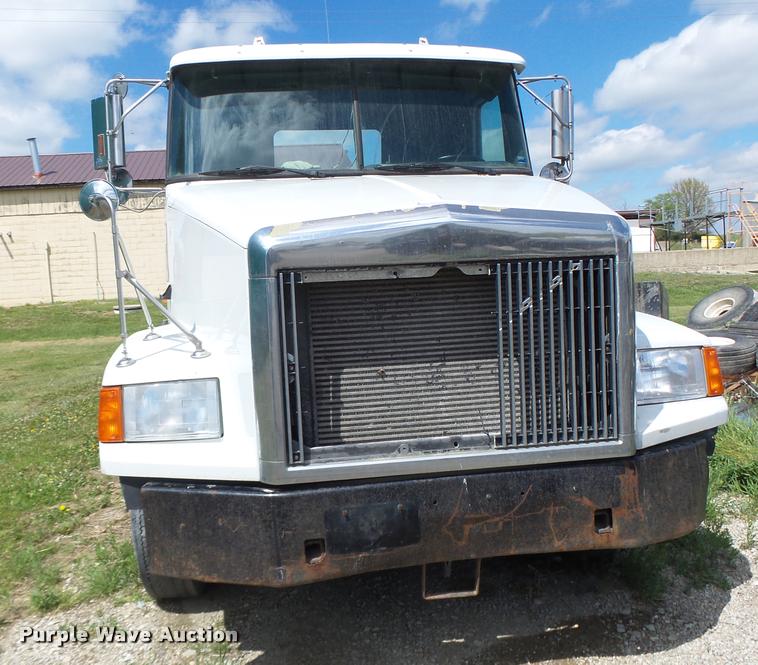 image for item DA3476 1998 Volvo WCA truck cab and chassis