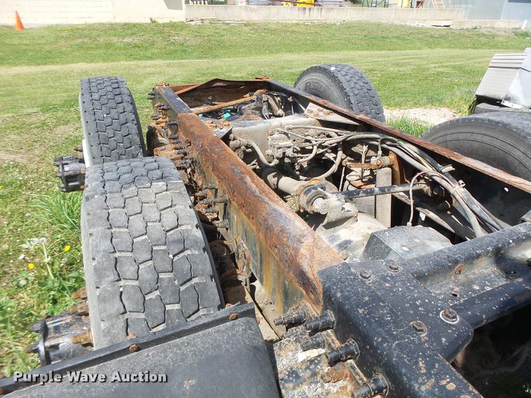 image for item DA3476 1998 Volvo WCA truck cab and chassis