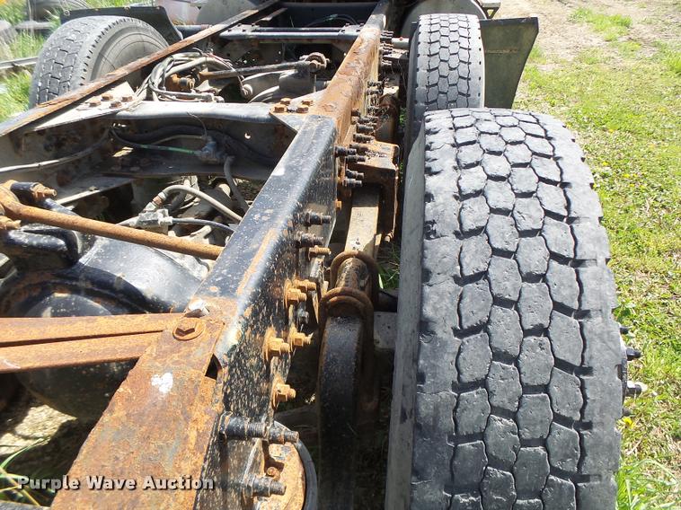 image for item DA3476 1998 Volvo WCA truck cab and chassis