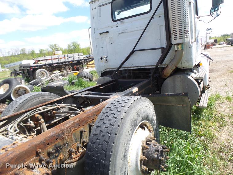 image for item DA3476 1998 Volvo WCA truck cab and chassis