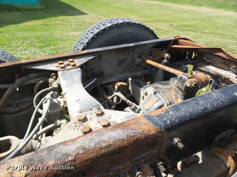 image for item DA3476 1998 Volvo WCA truck cab and chassis