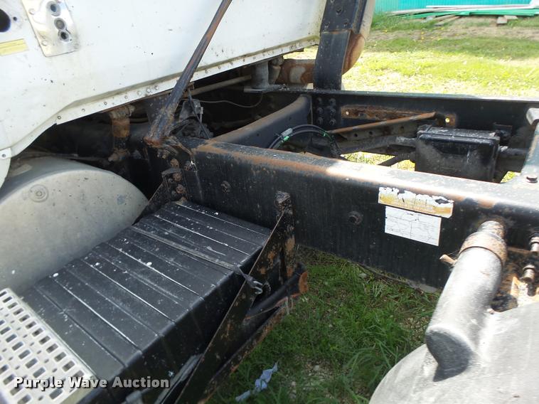 image for item DA3476 1998 Volvo WCA truck cab and chassis