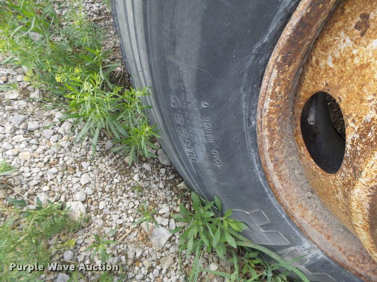 image for item DA3476 1998 Volvo WCA truck cab and chassis