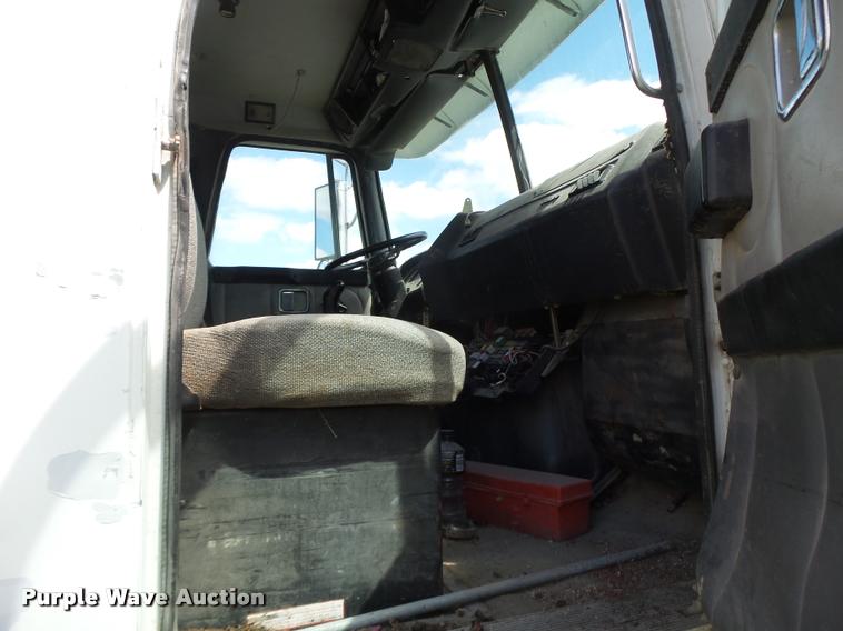 image for item DA3476 1998 Volvo WCA truck cab and chassis