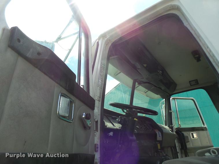 image for item DA3476 1998 Volvo WCA truck cab and chassis