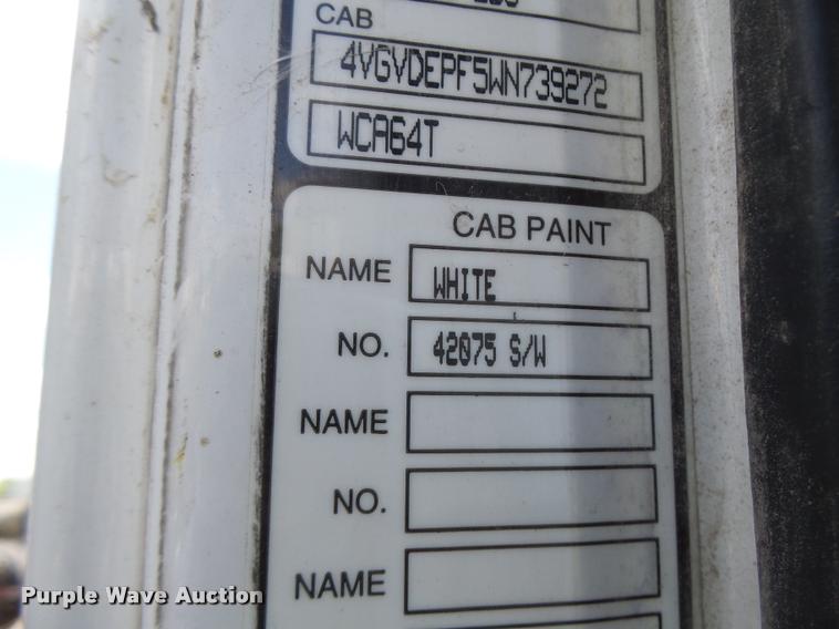 image for item DA3476 1998 Volvo WCA truck cab and chassis