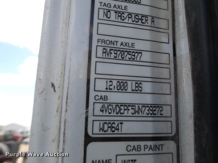 image for item DA3476 1998 Volvo WCA truck cab and chassis