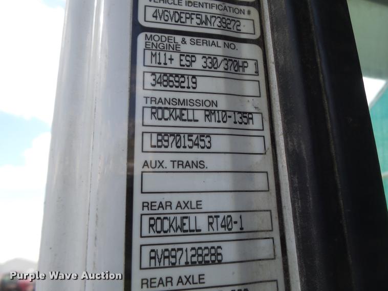 image for item DA3476 1998 Volvo WCA truck cab and chassis