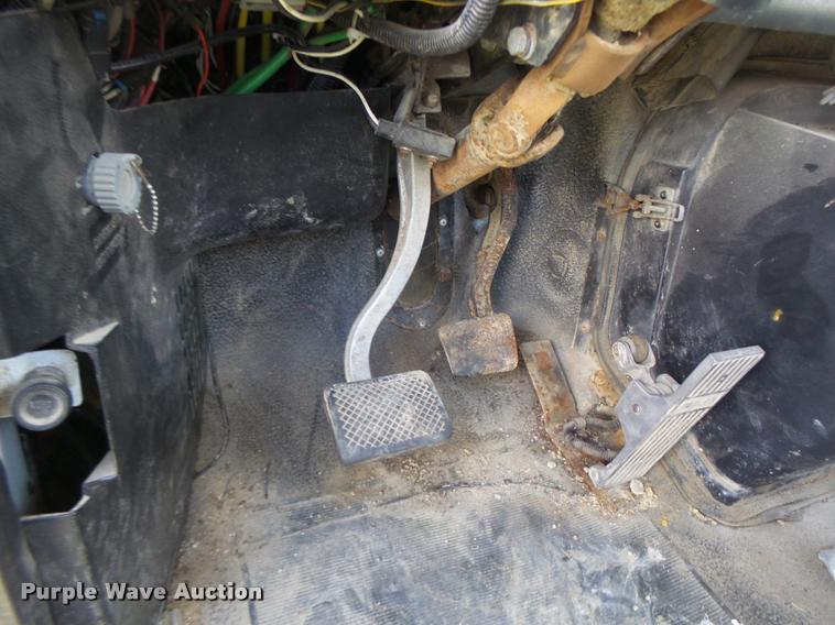 image for item DA3476 1998 Volvo WCA truck cab and chassis