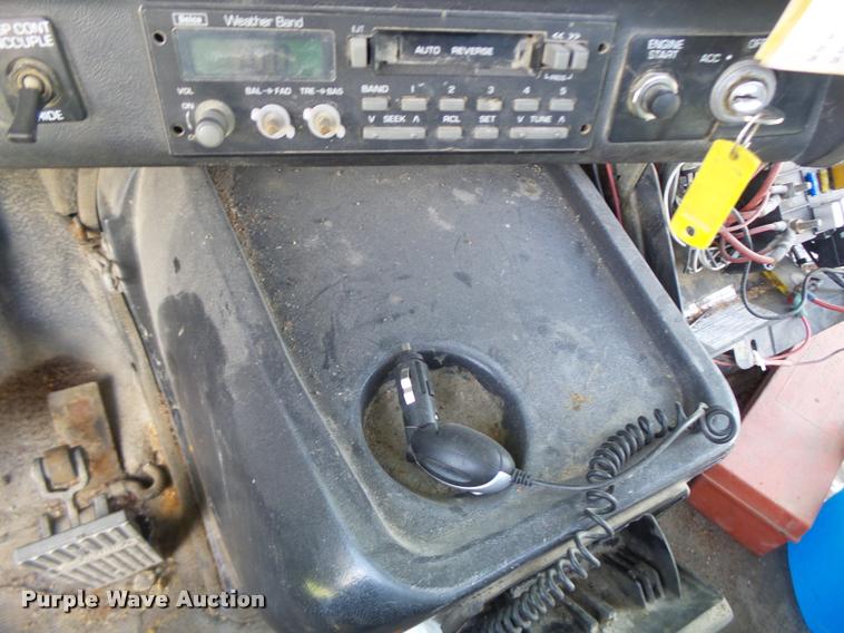 image for item DA3476 1998 Volvo WCA truck cab and chassis