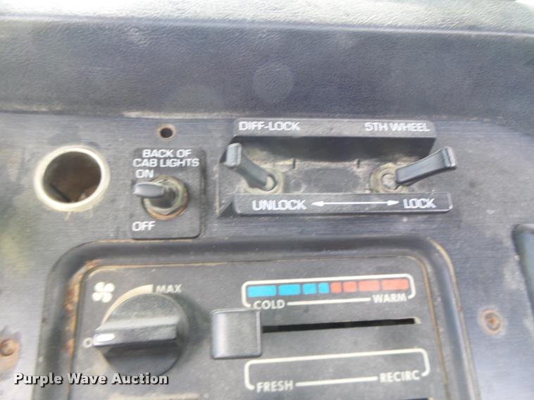 image for item DA3476 1998 Volvo WCA truck cab and chassis