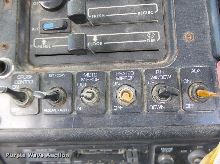 image for item DA3476 1998 Volvo WCA truck cab and chassis