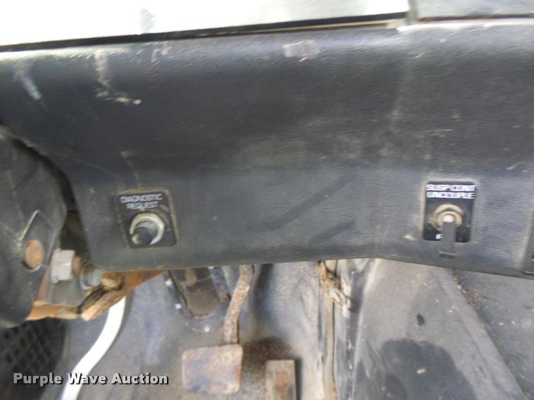 image for item DA3476 1998 Volvo WCA truck cab and chassis