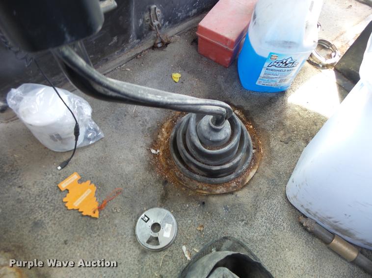 image for item DA3476 1998 Volvo WCA truck cab and chassis