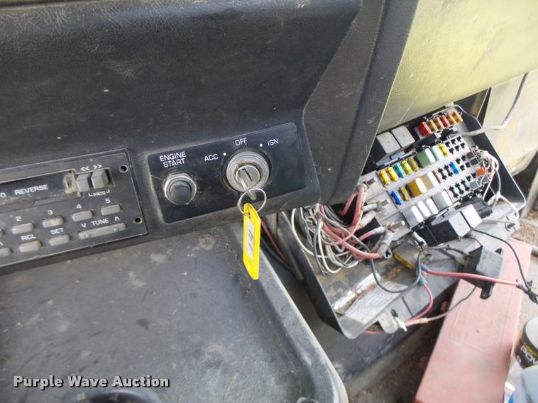 image for item DA3476 1998 Volvo WCA truck cab and chassis