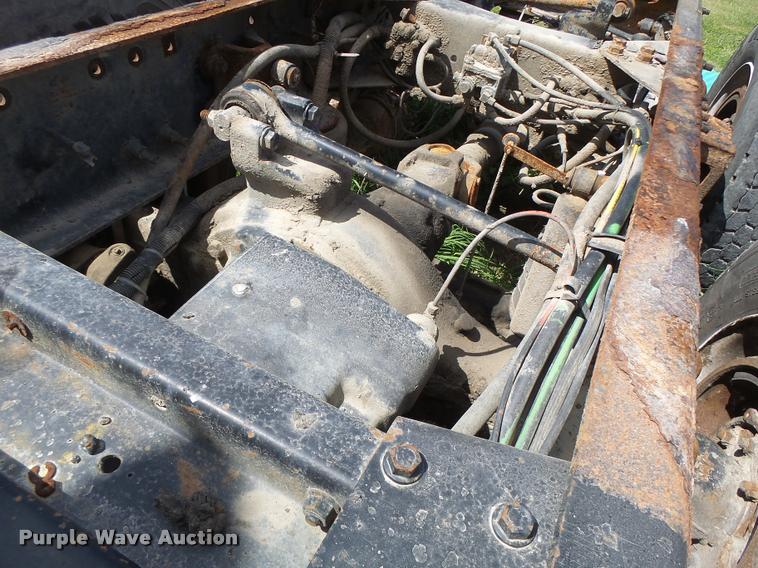 image for item DA3476 1998 Volvo WCA truck cab and chassis