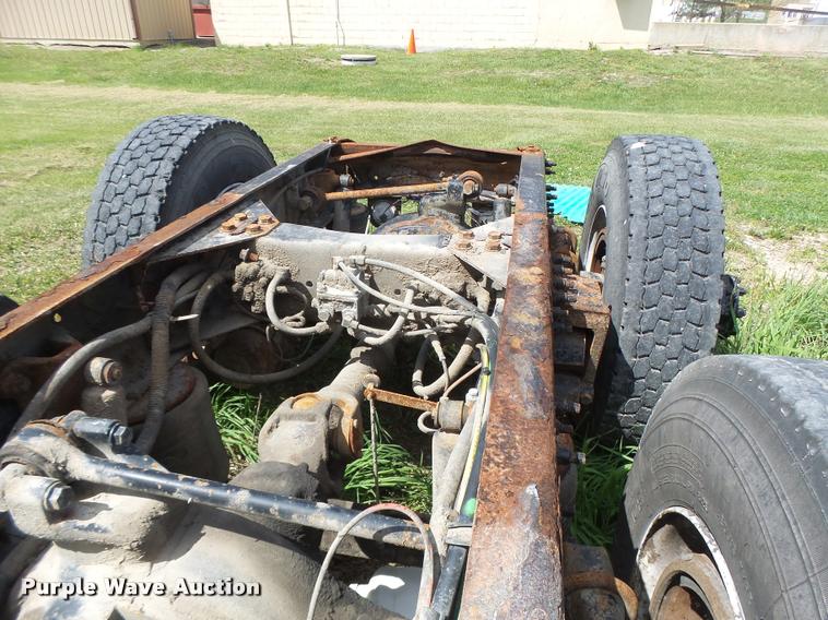 image for item DA3476 1998 Volvo WCA truck cab and chassis