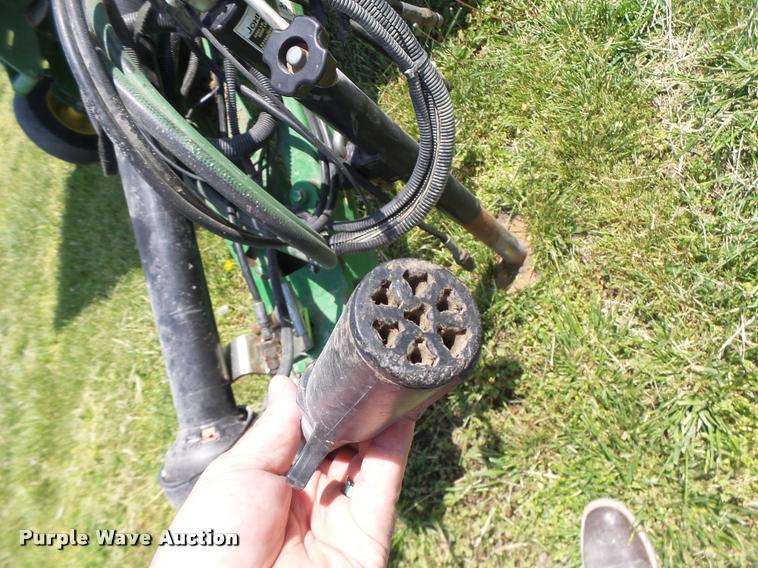 image for item DA3486 2008 John Deere 568 Mega Wide Plus round baler