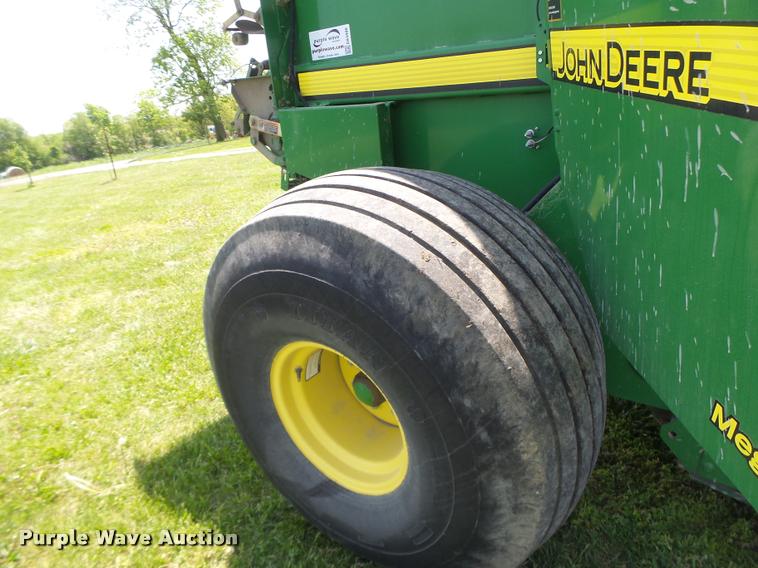 image for item DA3486 2008 John Deere 568 Mega Wide Plus round baler