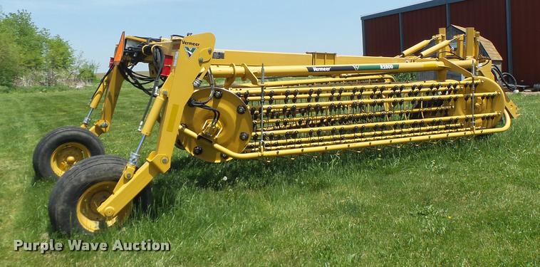 image for item DA3487 2009 Vermeer R2800 rake