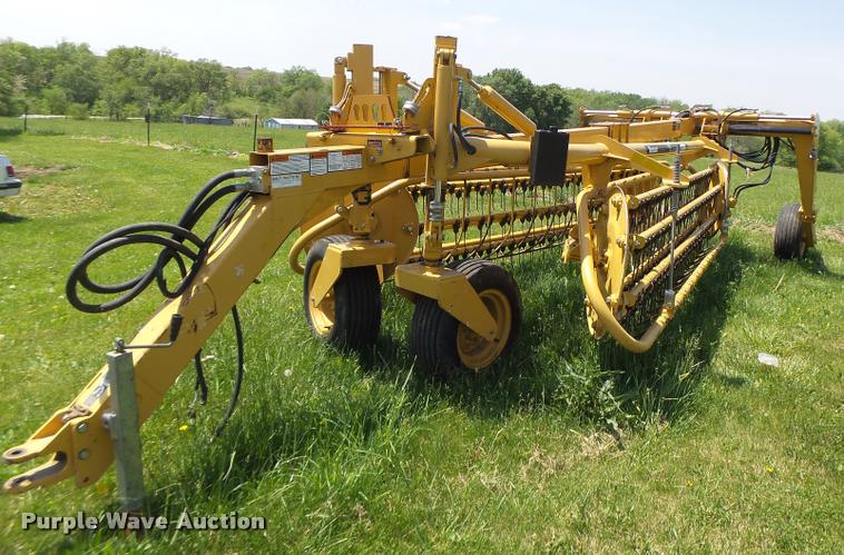 image for item DA3487 2009 Vermeer R2800 rake