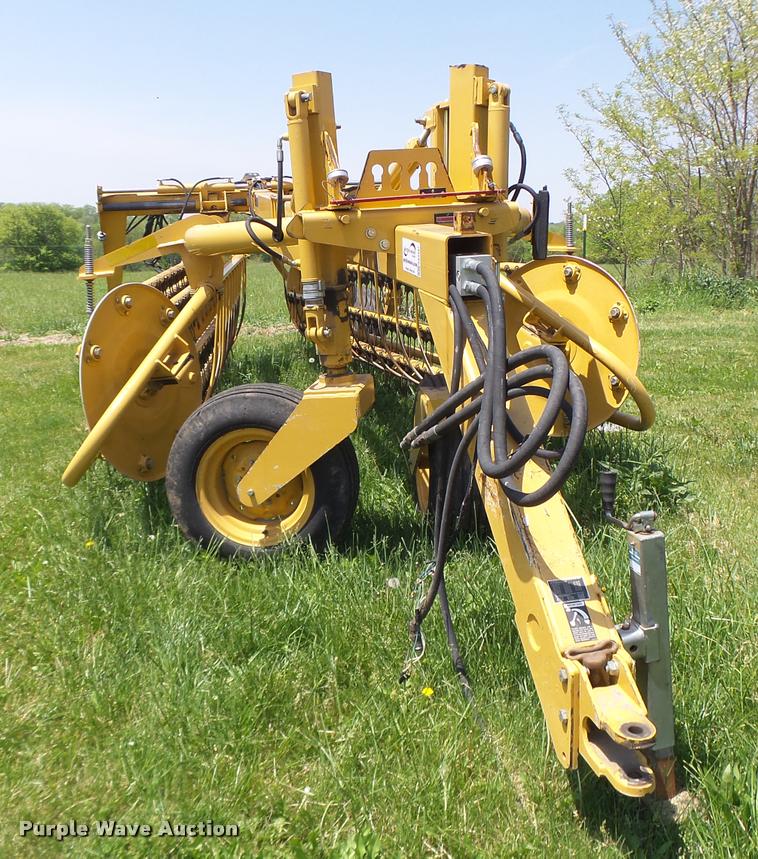 image for item DA3487 2009 Vermeer R2800 rake