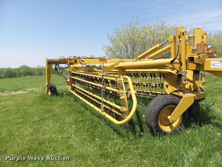 image for item DA3487 2009 Vermeer R2800 rake