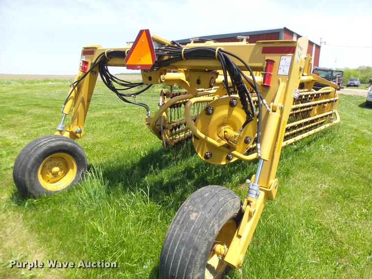 image for item DA3487 2009 Vermeer R2800 rake