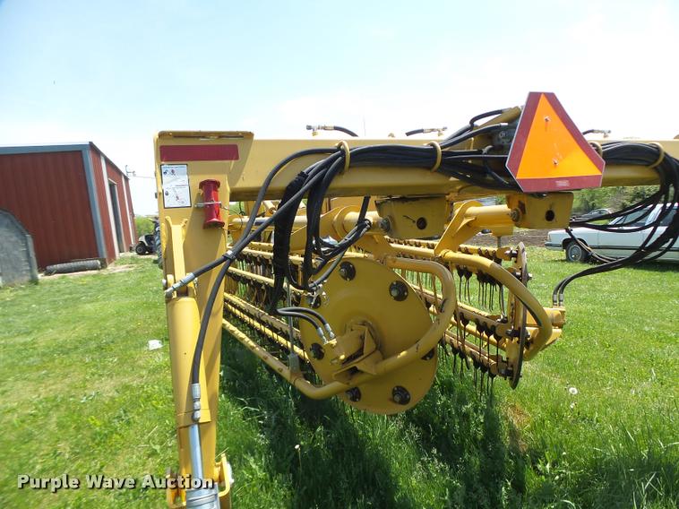 image for item DA3487 2009 Vermeer R2800 rake