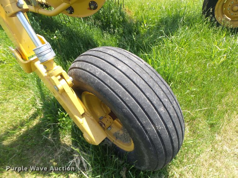 image for item DA3487 2009 Vermeer R2800 rake