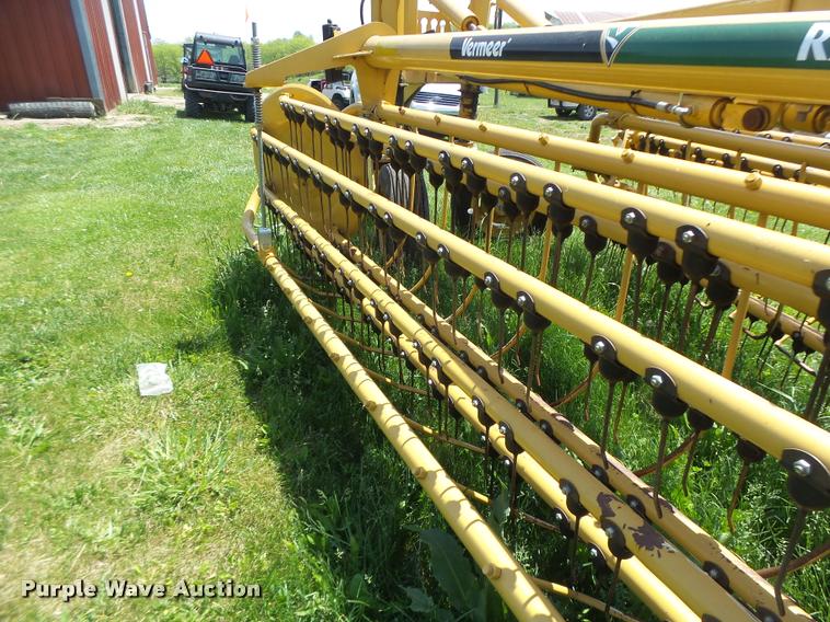 image for item DA3487 2009 Vermeer R2800 rake