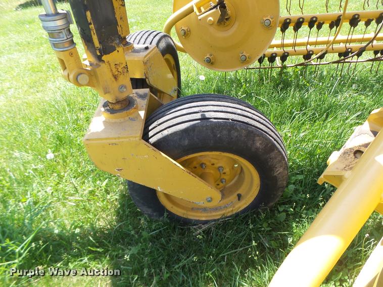 image for item DA3487 2009 Vermeer R2800 rake