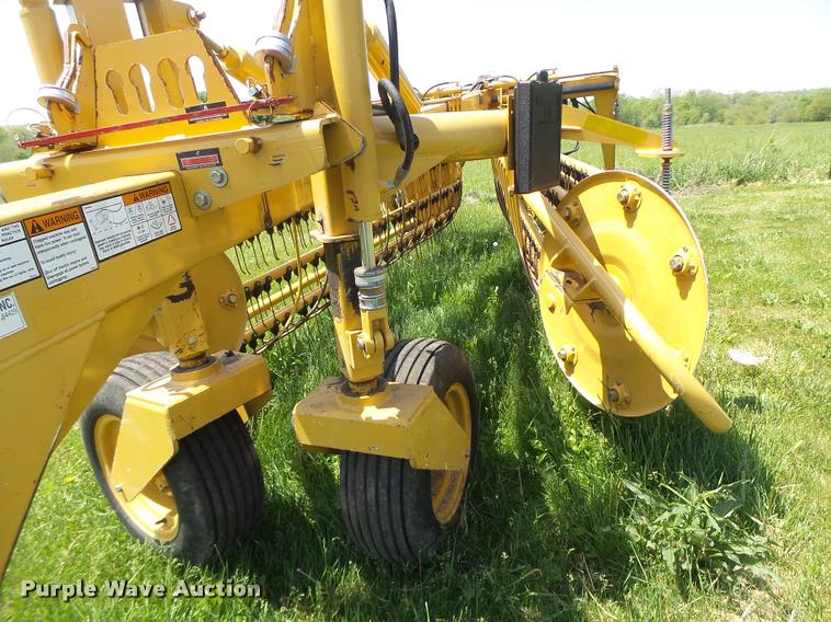 image for item DA3487 2009 Vermeer R2800 rake