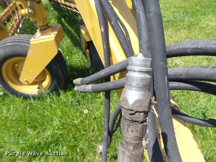 image for item DA3487 2009 Vermeer R2800 rake