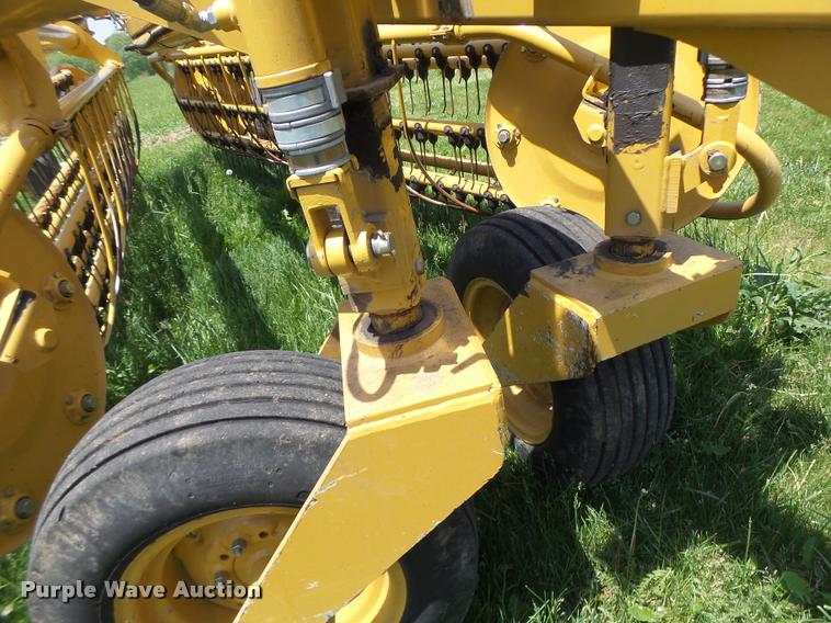 image for item DA3487 2009 Vermeer R2800 rake