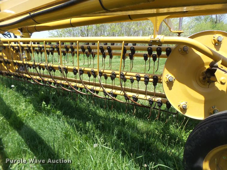 image for item DA3487 2009 Vermeer R2800 rake