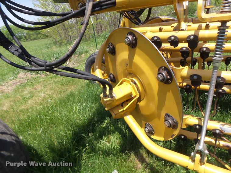 image for item DA3487 2009 Vermeer R2800 rake