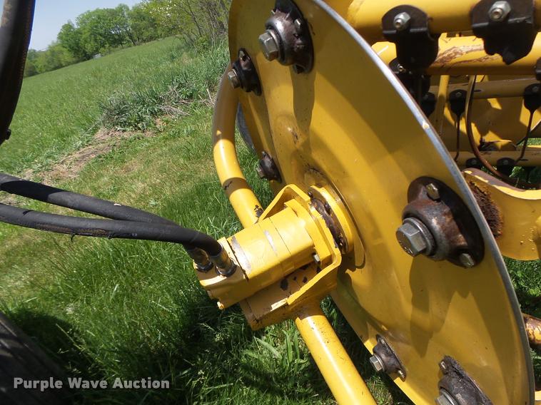 image for item DA3487 2009 Vermeer R2800 rake