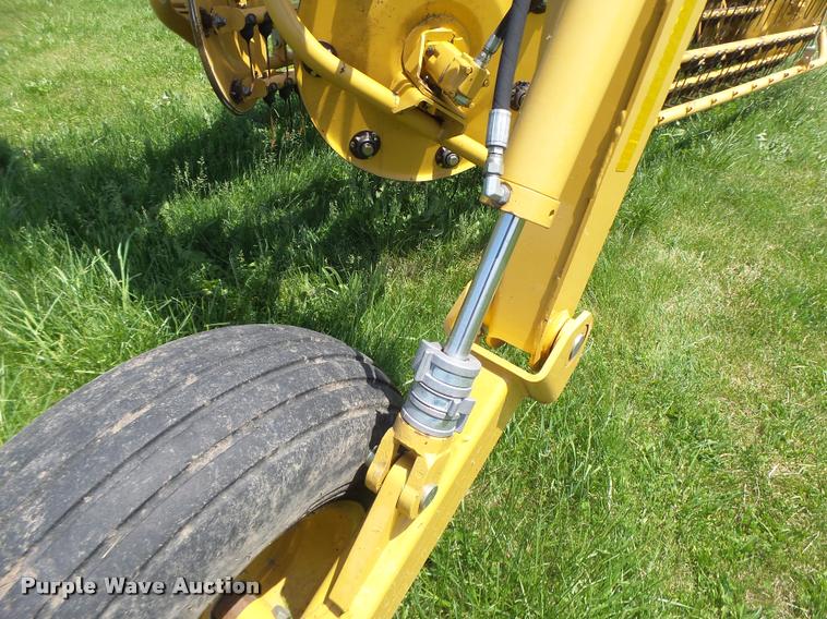 image for item DA3487 2009 Vermeer R2800 rake