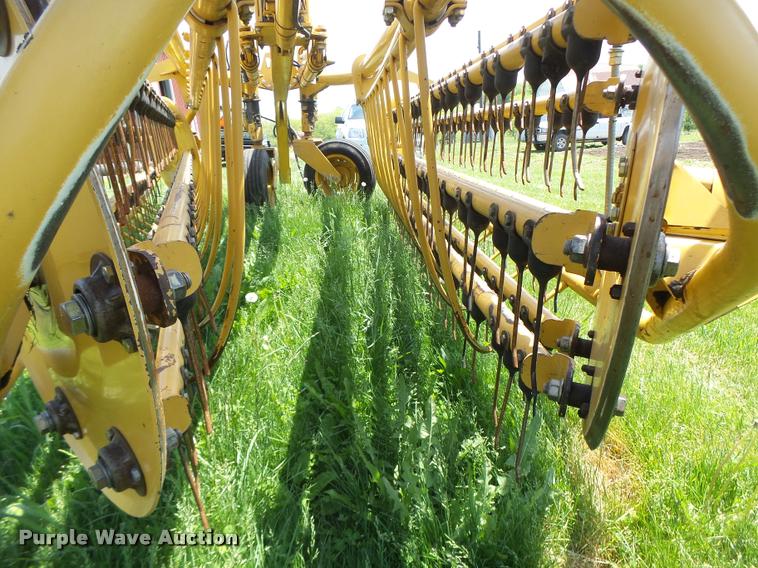 image for item DA3487 2009 Vermeer R2800 rake